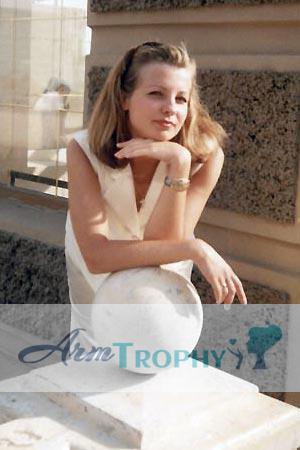 77219 - Olga Age: 37 - Russia