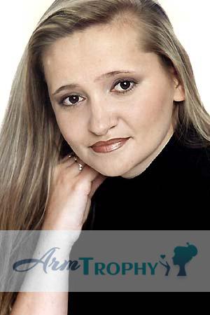 77237 - Oksana Age: 38 - Russia