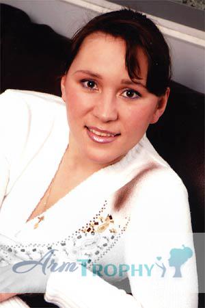 78120 - Ludmila Age: 35 - Russia