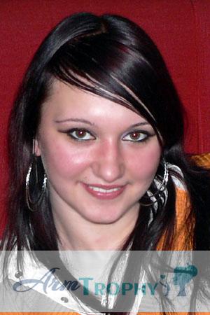 78312 - Olesya Age: 25 - Russia
