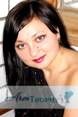 79016 - Ludmila Age: 32 - Russia