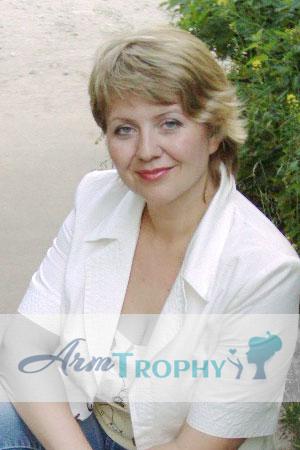 79402 - Julia Age: 42 - Russia