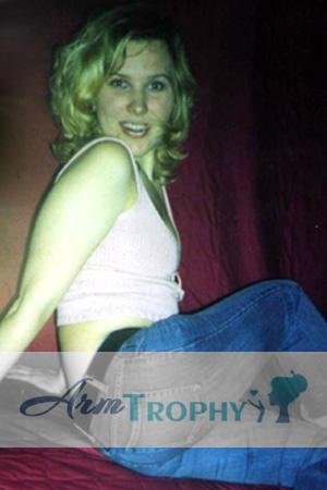 79403 - Marina Age: 33 - Russia