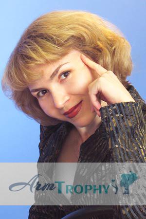 80210 - Elena Age: 42 - Russia