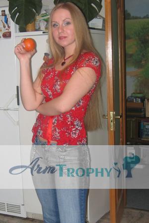 81650 - Oksana Age: 33 - Russia