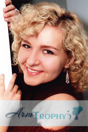 82294 - Karina Age: 35 - Russia