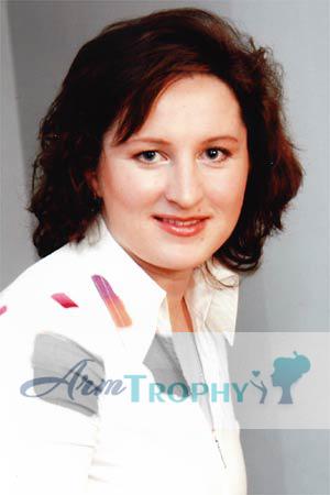 82989 - Larisa Age: 40 - Russia
