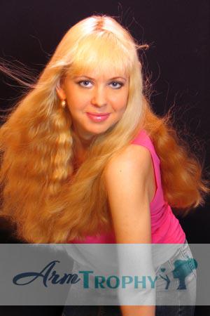 83184 - Larisa Age: 27 - Russia