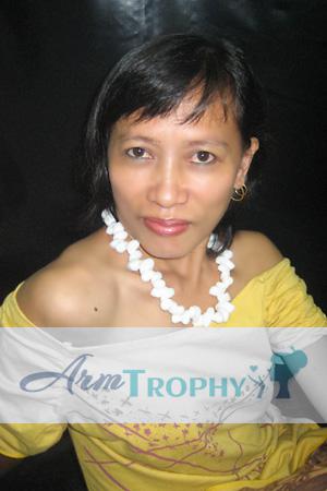 84076 - Maria Riza Age: 47 - Philippines