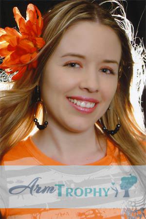 85768 - Liliana Age: 26 - Colombia