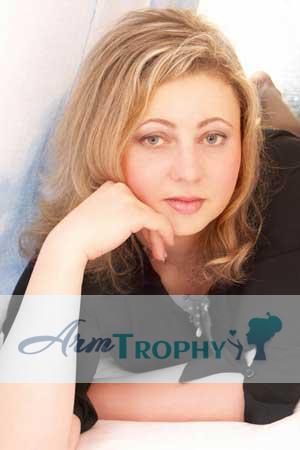 85862 - Svetlana Age: 36 - Russia