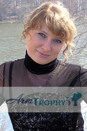 86364 - Svetlana Age: 27 - Russia