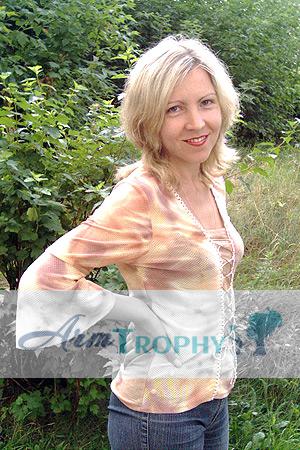 88910 - Irina Age: 38 - Russia