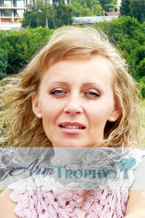 89208 - Farida Age: 43 - Russia