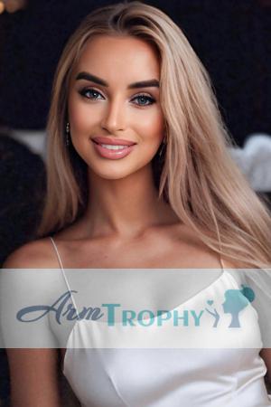 Arm Trophy | Arm Trophy Women